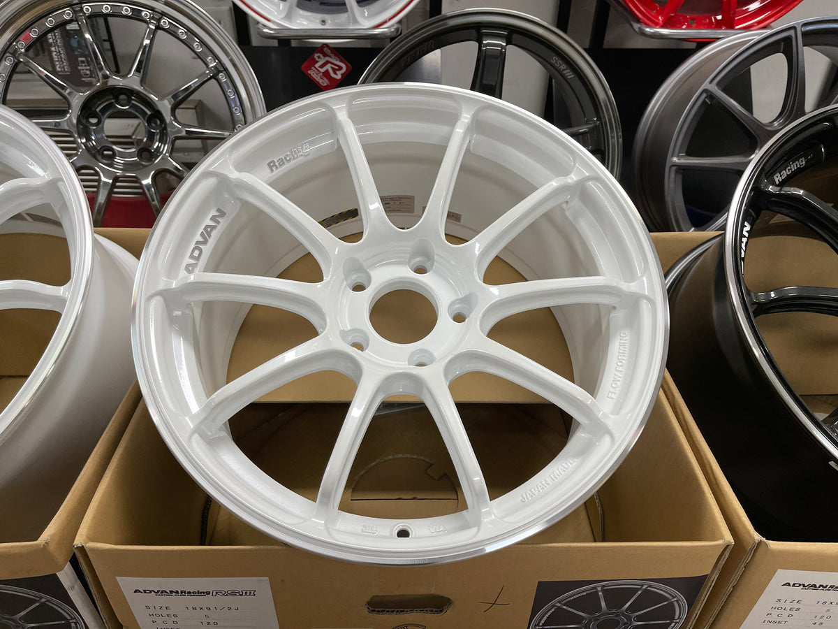 Advan RSIII 18x9.5+45 5x120 Racing White Metallic – Prospec